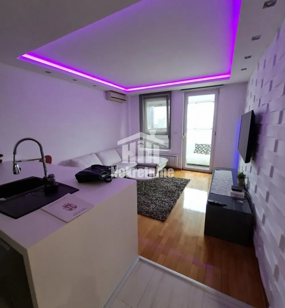 Prodaja, trosoban stan, 68m², Belvil, Beograd