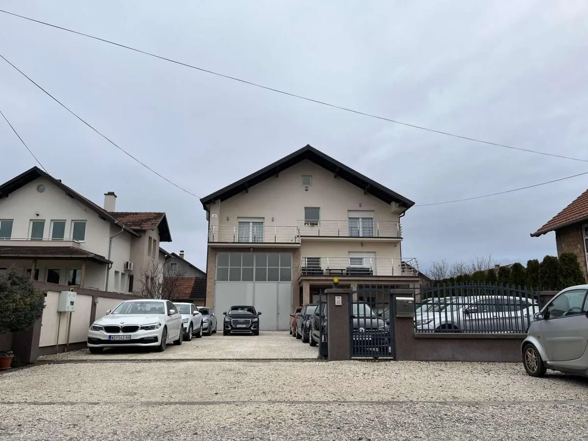 Sale, house, 402m², Adice, Novi Sad Sve Podlokacije