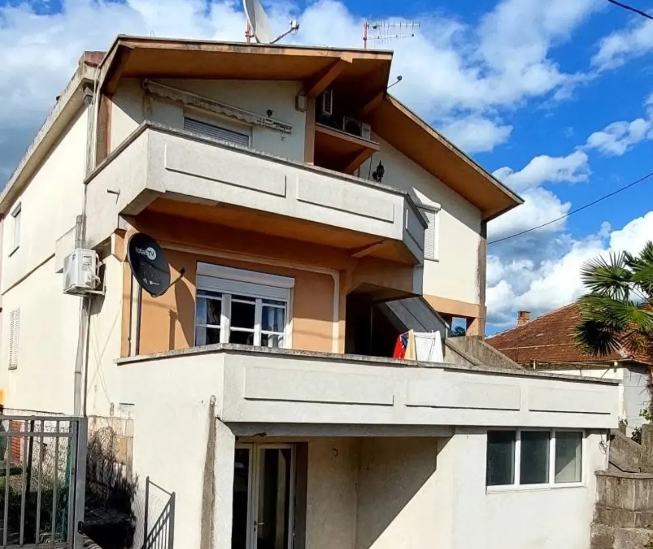 Prodaja, kuća, 266m², Podgorica, Crna Gora