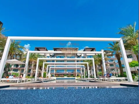 Prodaja, jednosoban stan, 88m², Tivat, Crna Gora