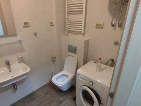 Izdavanje, jednosoban stan, 47m², City Kvart, Podgorica - image 8