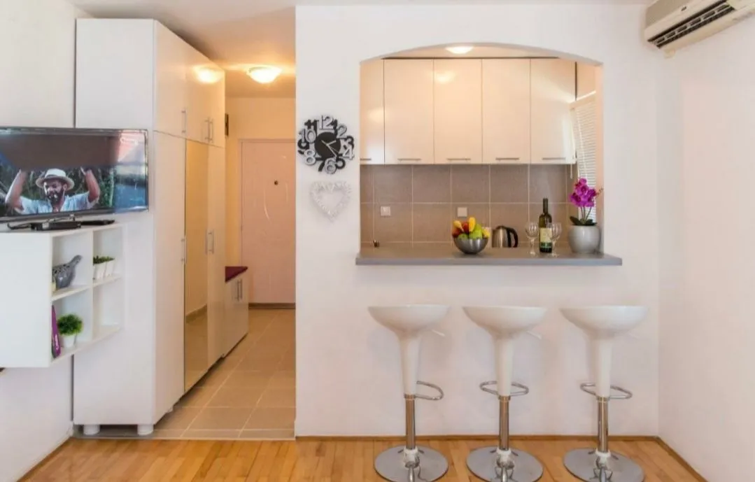 Rent, studio apartment, 28m², Centar, Budva