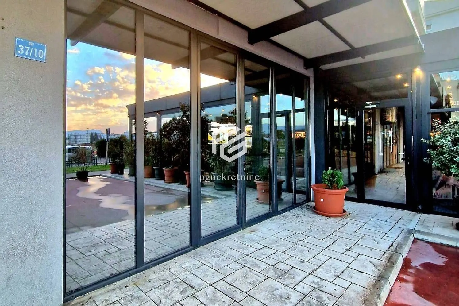 Rent, apartment, 120m², Stari Aerodrom, Podgorica