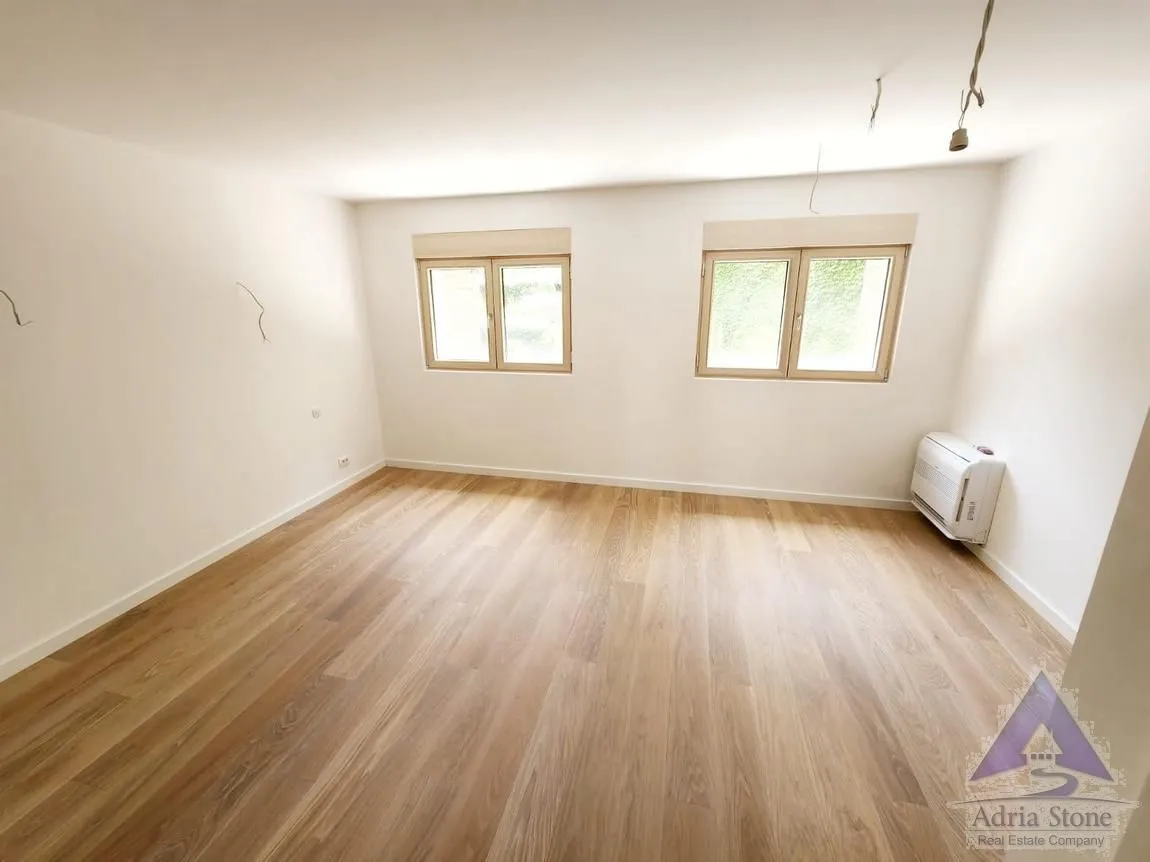 Prodaja, dvosoban stan, 144m², Škaljari, Kotor