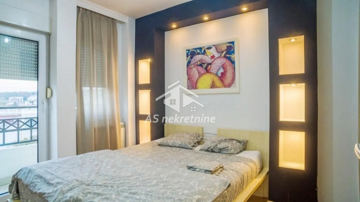 Rent, four bedroom apartment, 140m², Đeram Pijaca, Beograd