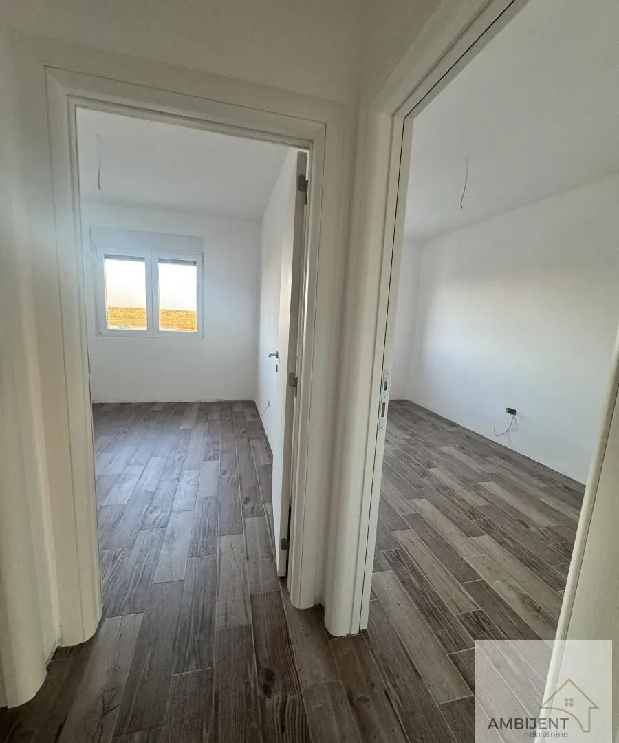 Prodaja, trosoban stan, 71m², Stari Banovci, Stara Pazova