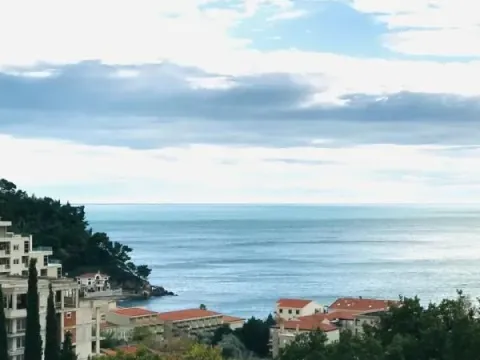Sale, two bedroom apartment, 61m², Petrovac, Budva - image 2