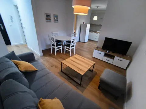 Izdavanje, jednosoban stan, 45m², Radanovići, Kotor