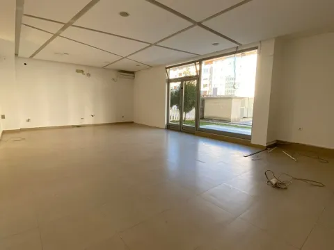 Izdavanje, poslovni prostor, 145m², City Kvart, Podgorica - image 7