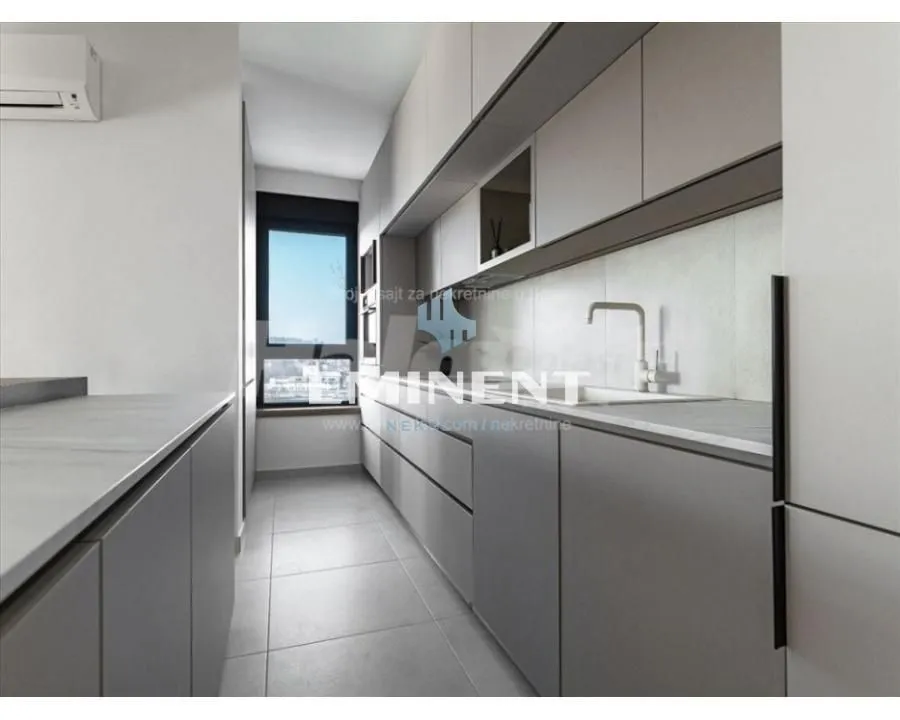 Izdavanje, četvorosoban stan, 98m², Južni Bulevar, Vračar Sve Podlokacije