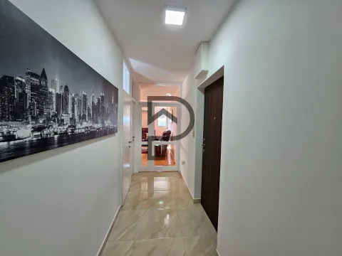 Rent, two bedroom apartment, 70m², Blok 5, Podgorica - image 10