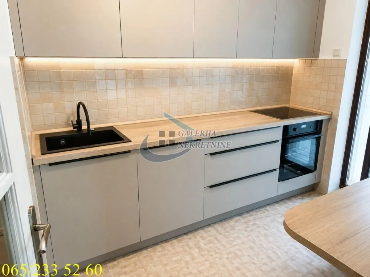 Rent, four bedroom apartment, 97m², Stari Grad, Beograd