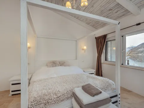 Prodaja, kuća, 380m², Ljuta, Kotor - image 16