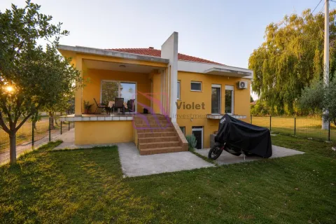 Kuća in Zeta