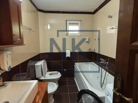 Izdavanje, kuća, 250m², Stari Aerodrom, Podgorica - image 10