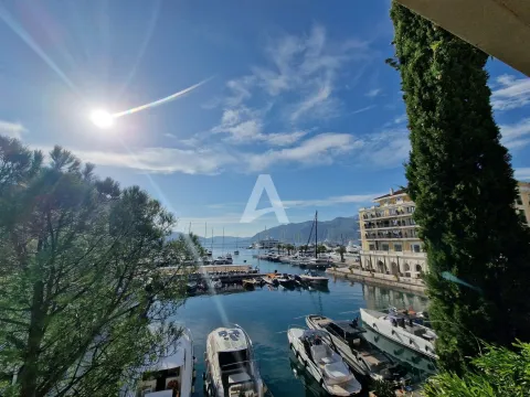 Sale, two bedroom apartment, 152m², Tivat, Crna Gora - image 23