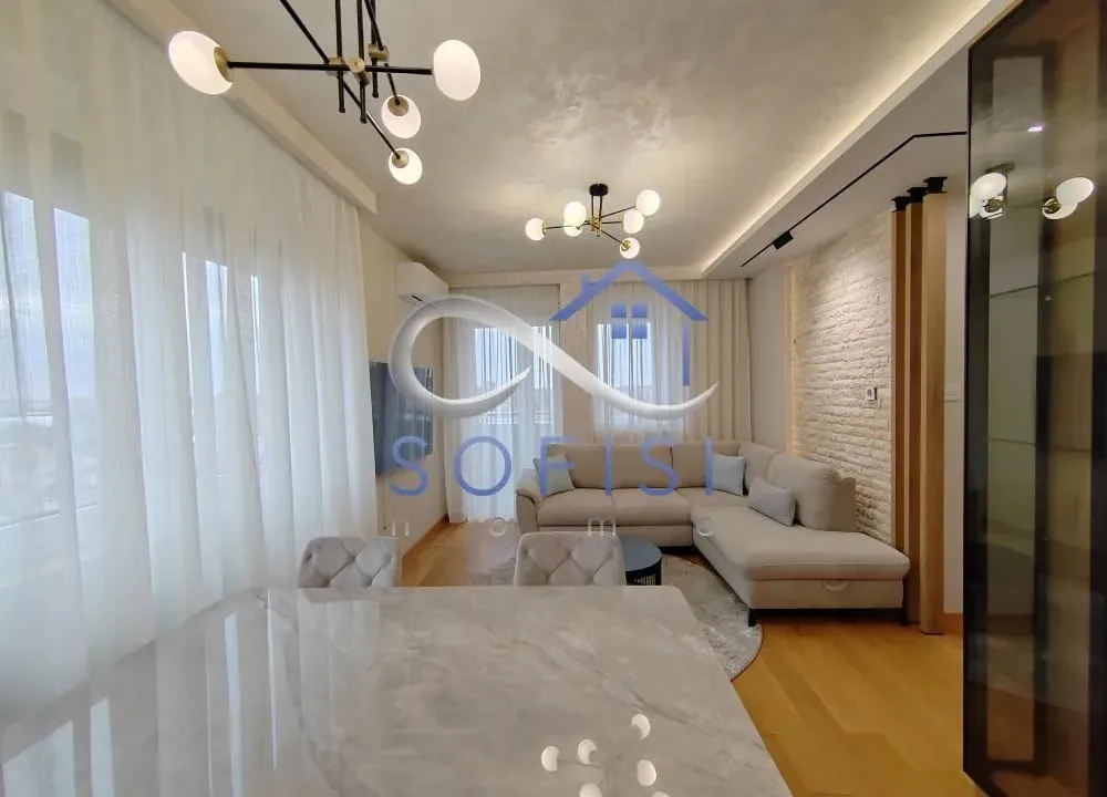 Izdavanje, dvosoban stan, 59m², Centar, Novi Sad