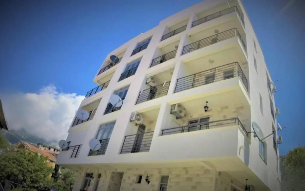 Rent, studio apartment, 32m², Bečići, Budva