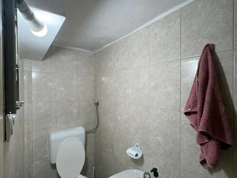 Izdavanje, poslovni prostor, 10m², Centar, Podgorica - image 7
