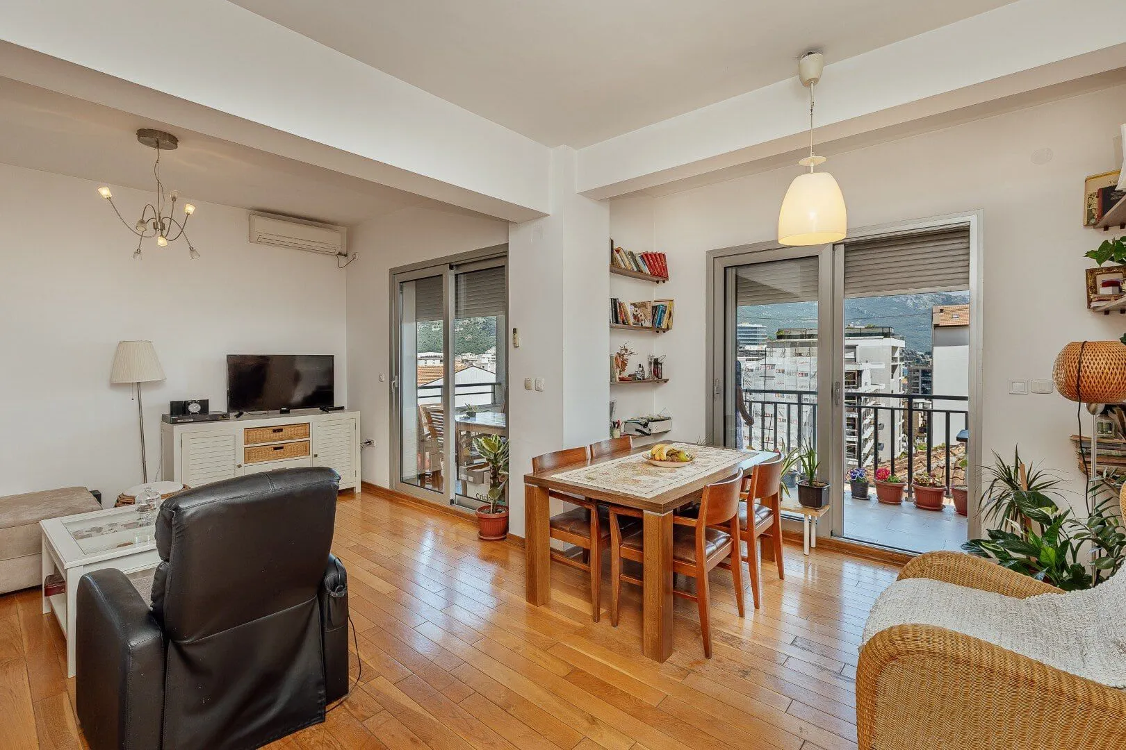 Prodaja, jednosoban stan, 64m², Budva, Crna Gora