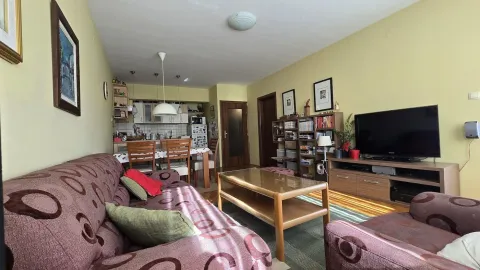 Prodaja, trosoban stan, 90m², Blok 9, Podgorica - image 1