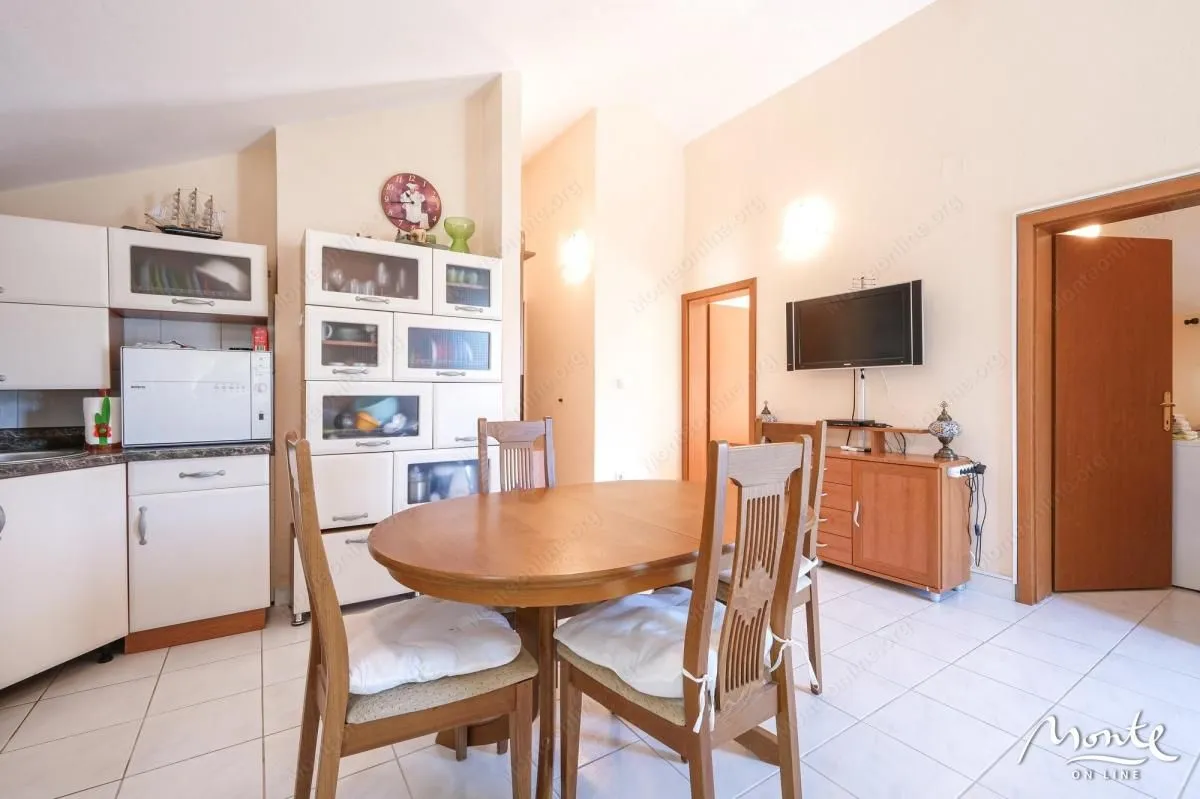 Prodaja, dvosoban stan, 53m², Orahovac, Kotor