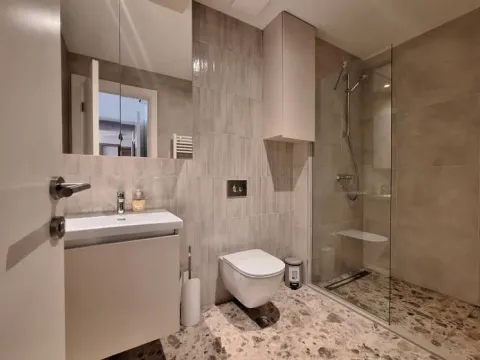 Izdavanje, trosoban stan, 78m², Beograd Na Vodi, Beograd - image 12