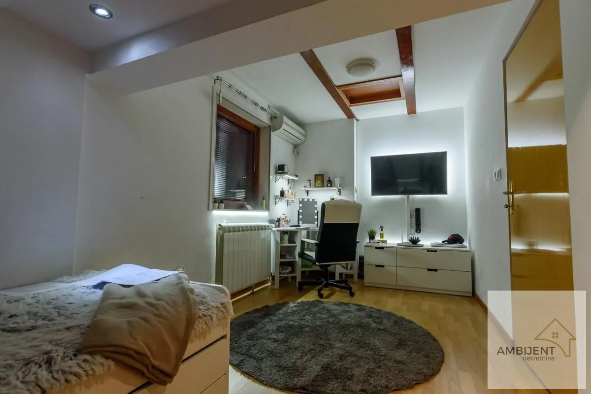 Prodaja, četvorosoban stan, 104m², Stari Grad, Beograd