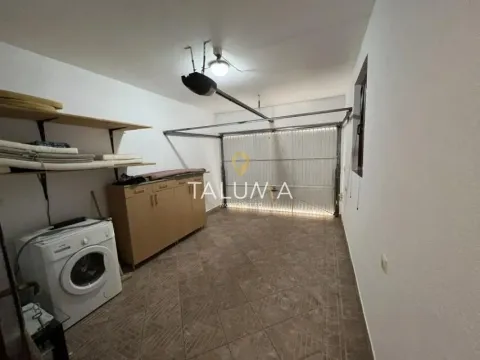 Izdavanje, kuća, 200m², Donja Gorica, Podgorica - image 12