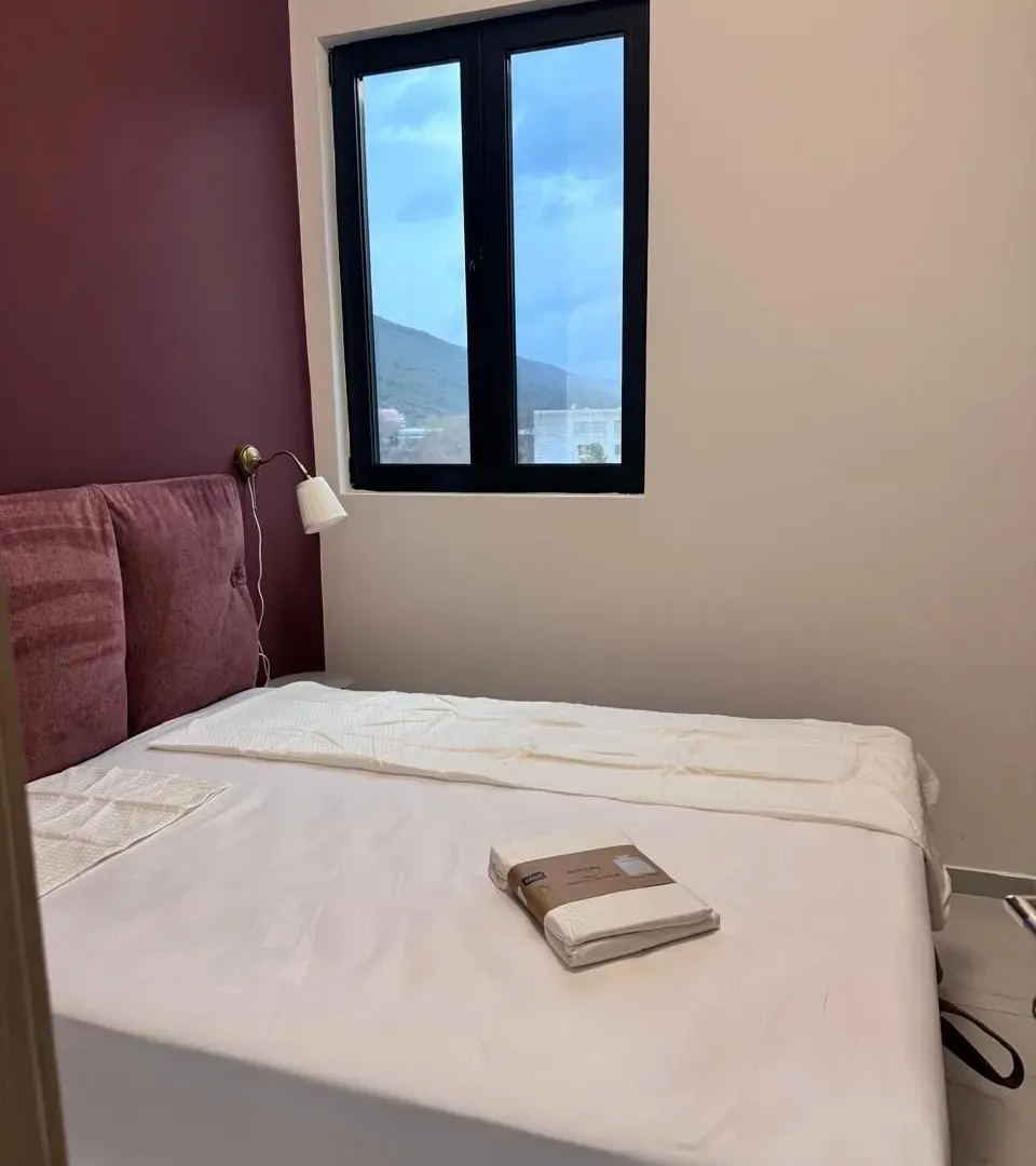 Rent, two bedroom apartment, 70m², Lastva Grbaljska, Kotor