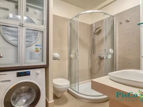 Izdavanje, dvosoban stan, 90m², Centar, Podgorica - image 3