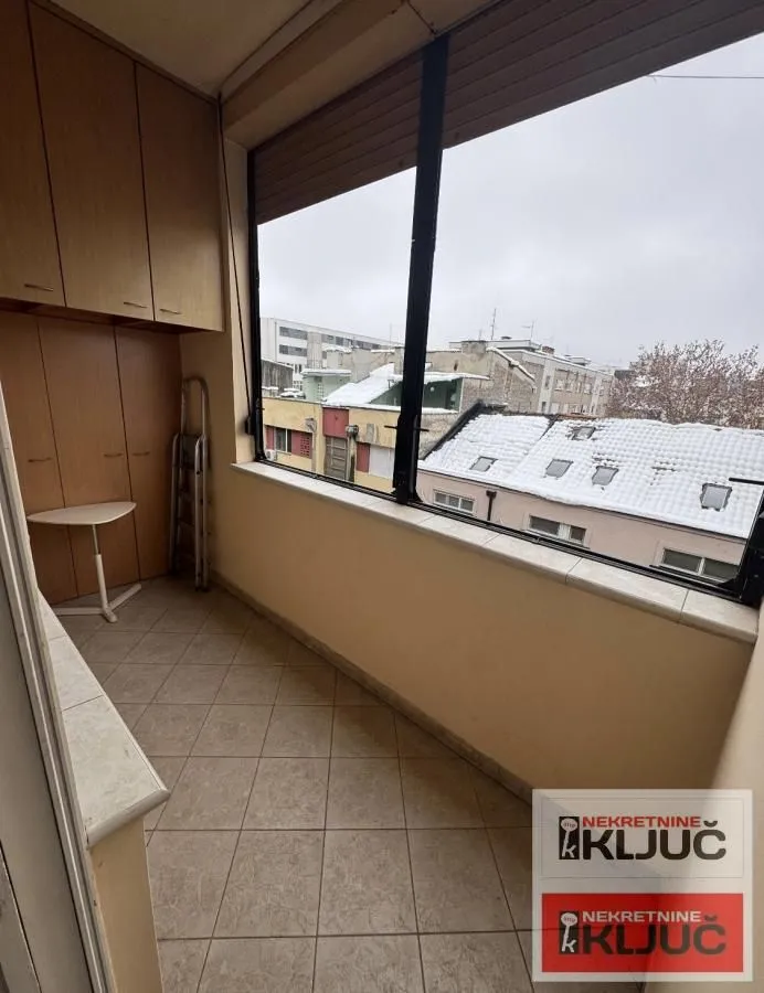 Izdavanje, jednosoban stan, 60m², Spens, Novi Sad Sve Podlokacije