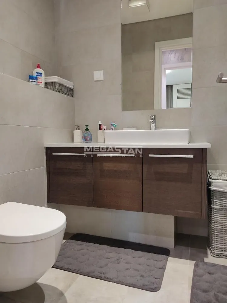 Prodaja, trosoban stan, 94m², Savski Venac, Beograd