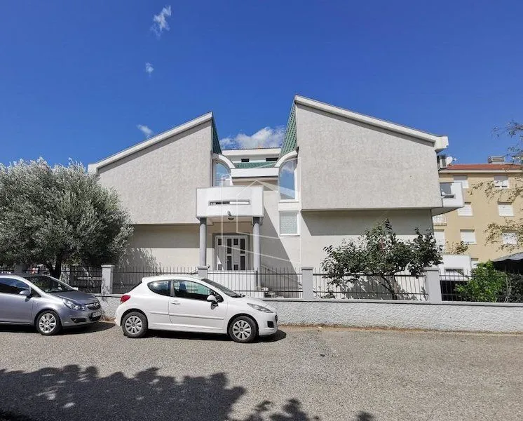 Prodaja, kuća, 350m², Podgorica, Crna Gora