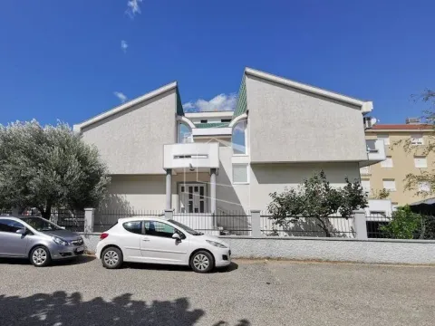 Sale, house, 350m², Podgorica, Crna Gora - image 5