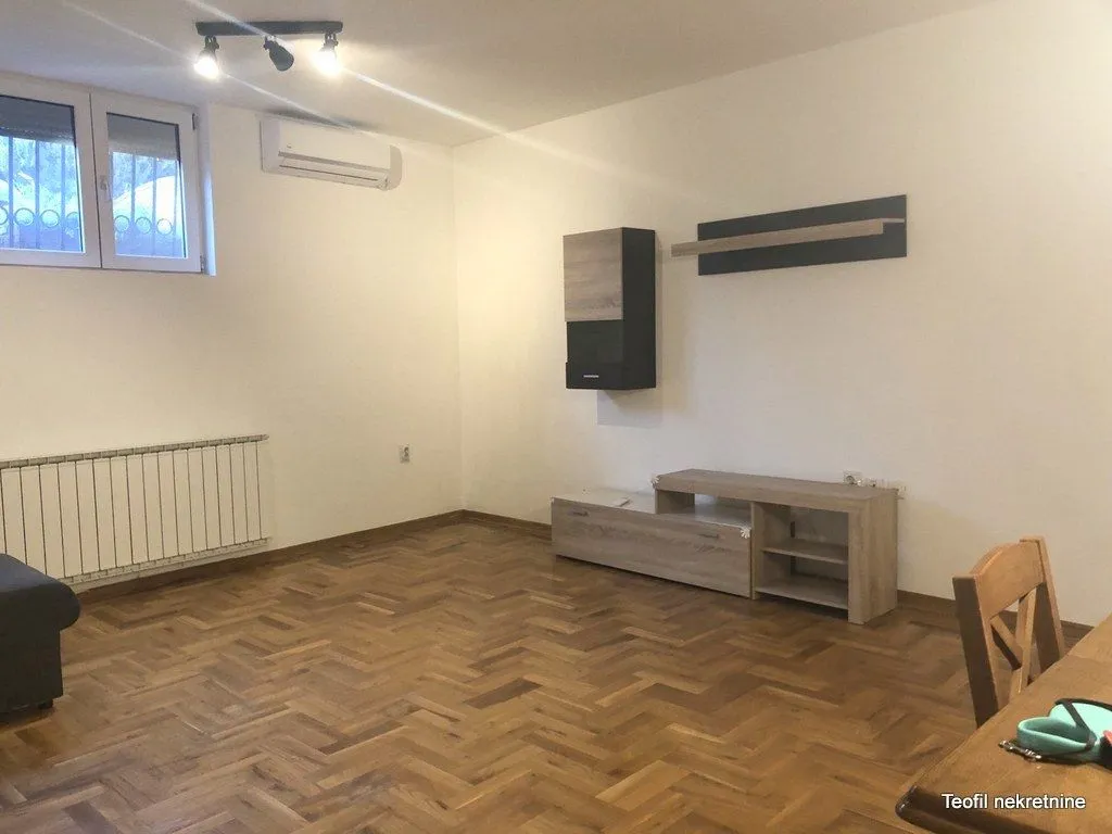 Prodaja, dvosoban stan, 46m², Zemun Gornji Grad, Zemun Sve Podlokacije