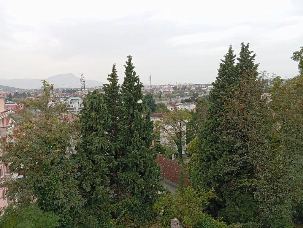 Izdavanje, kuća, 300m², Gorica C, Podgorica