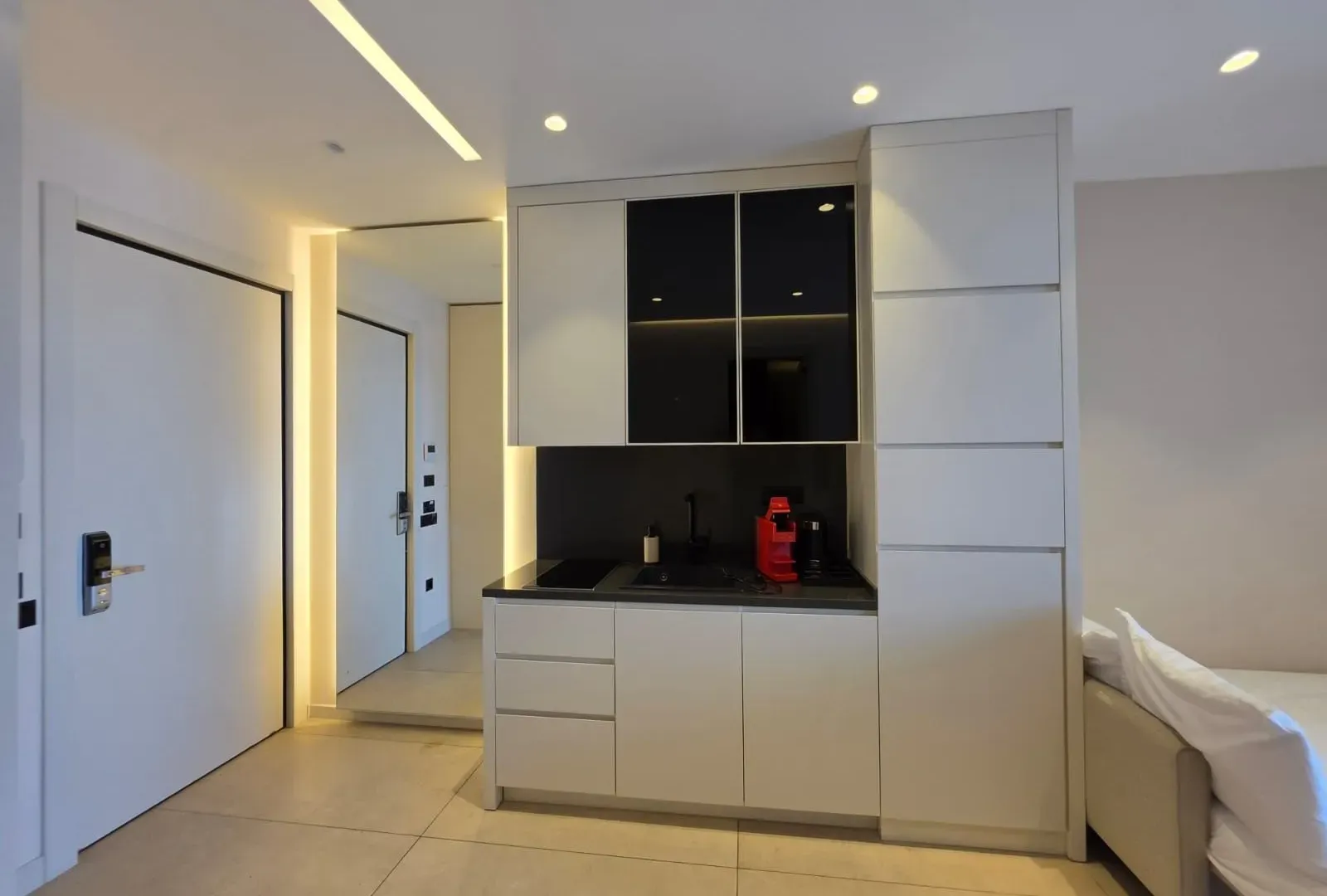 Sale, one bedroom apartment, 44m², Bečići, Budva