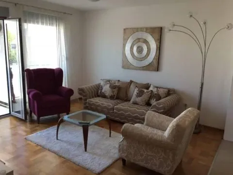 Izdavanje, jednosoban stan, 50m², City Kvart, Podgorica - image 3