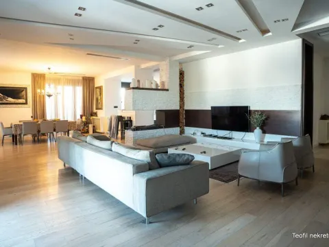 Prodaja, četvorosoban stan, 220m², Savski Venac, Beograd - image 3