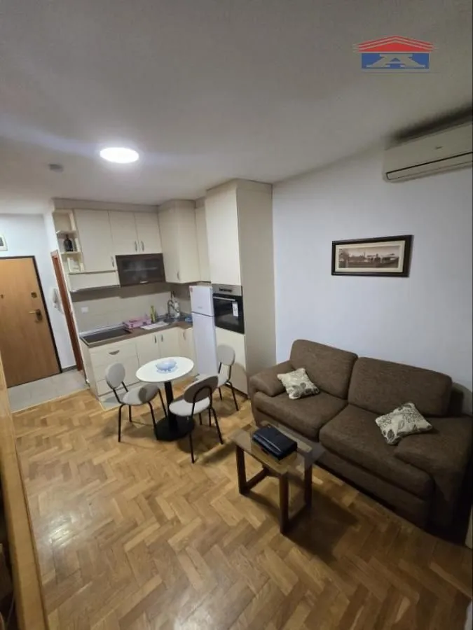 Izdavanje, dvosoban stan, 48m², Grbavica, Novi Sad Sve Podlokacije
