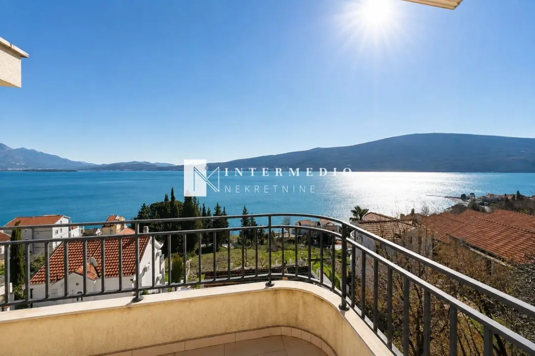 Sale, two bedroom apartment, 65m², Bijela, Herceg Novi