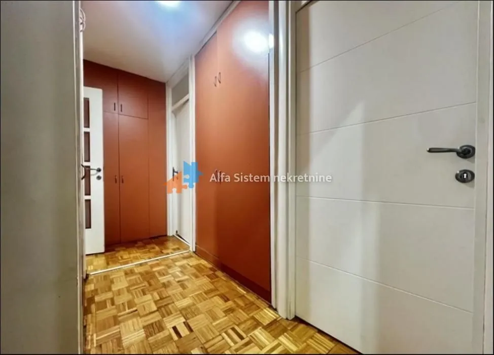 Izdavanje, trosoban stan, 84m², Lion, Zvezdara Sve Podlokacije