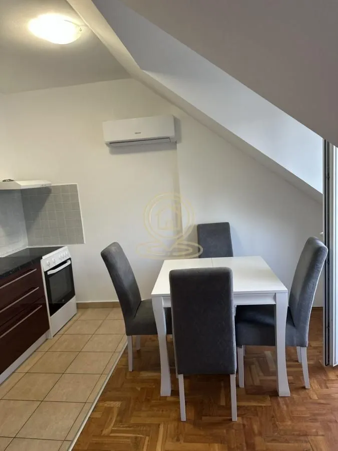 Prodaja, dvosoban stan, 43m², Sajmište, Novi Sad