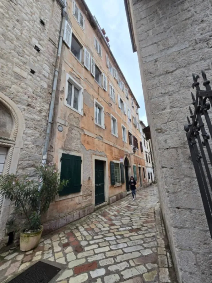 Prodaja, trosoban stan, 72m², Stari Grad Kotor, Kotor