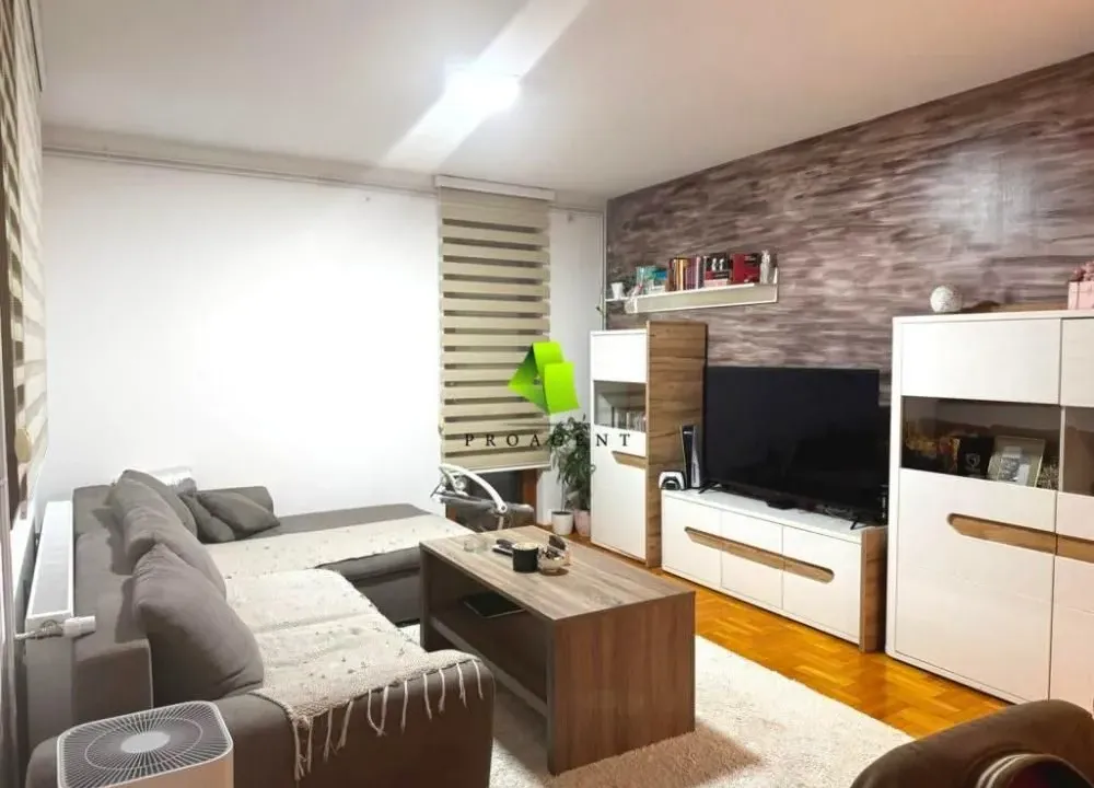 Prodaja, četvorosoban stan, 82m², Medijana, Niš