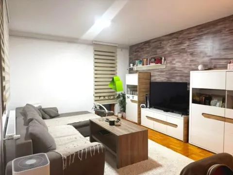 Sale, four bedroom apartment, 82m², Medijana, Niš