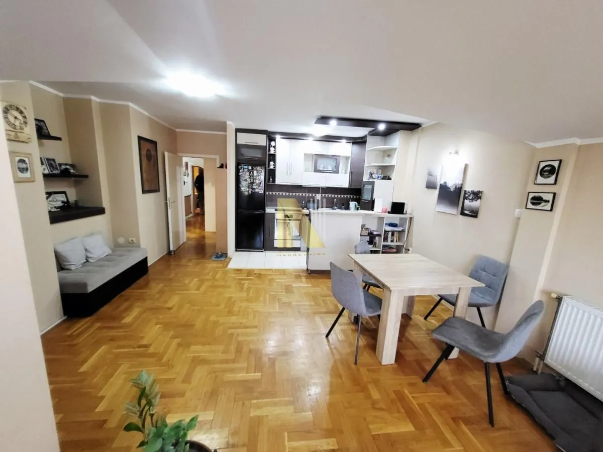 Prodaja, trosoban stan, 80m², Nova Detelinara, Novi Sad Sve Podlokacije