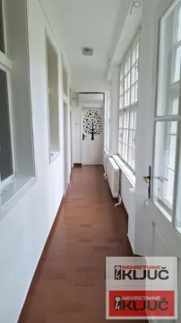 Izdavanje, četvorosoban stan, 103m², Centar, Novi Sad - image 15