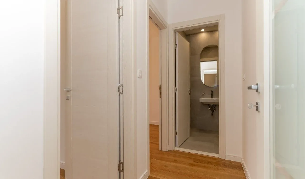 Izdavanje, dvosoban stan, 68m², Podgorica, Crna Gora